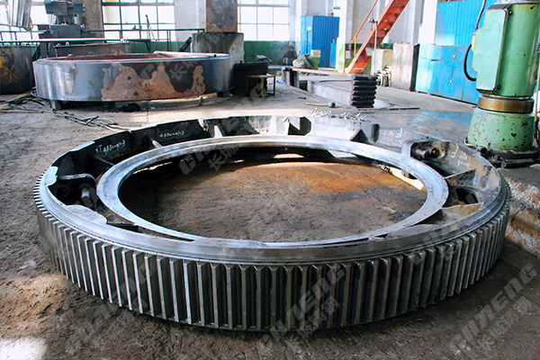 大齒圈鑄造廠家的大型鑄鋼件尺寸怎樣測量的？